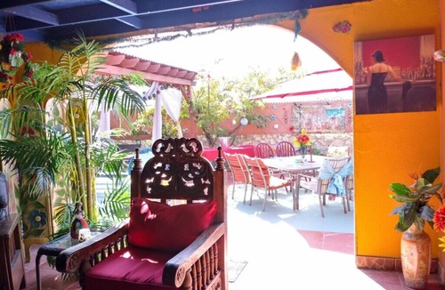 Northeast El Paso House | Nice cozy yet spacious home with very a large rustic feel back-yard.