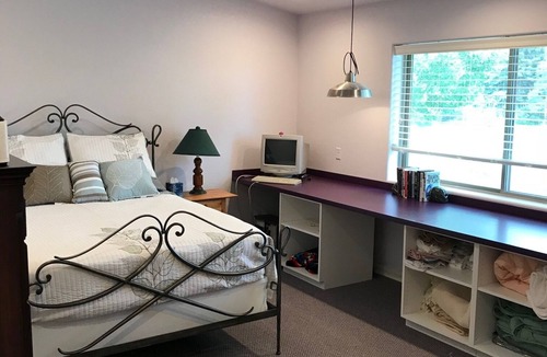 Riverton House | NICE finished loft area above garage.