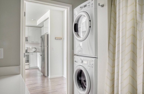 Yesler Terrace Apartment | Nice First Hill studio w/Gym & BBQ, nr park, by Blueground