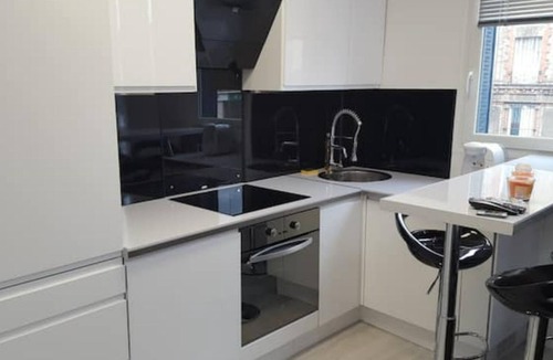 Suresnes Apartment | Nice Flat 2 bedrooms 15 mins from Paris-La Defense