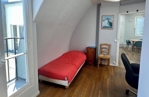 Quartier de Rochechouart Apartment | Nice flat in the center of Paris