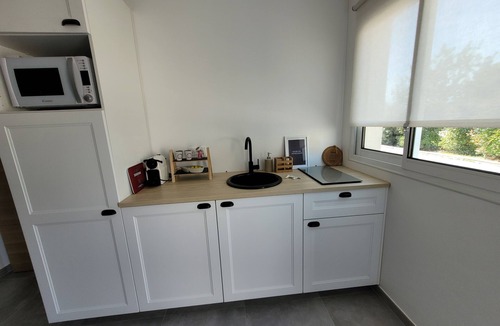 Chateauneuf-les-Martigues Villa | Nice villa with swimming pool +2 T2 for 15 people