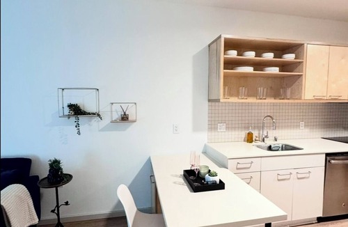 Glendale Apartment | Nice Hollywood Blvd. Apartment with FREE PARKING