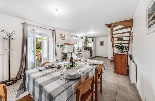 Saint-Meloir-des-Ondes House | Nice home in Saint-Méloir-des-Ondes with WiFi