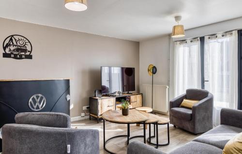 Saint-Samson-de-la-Roque House | Nice Home In Saint-Samson-De-La-Roq