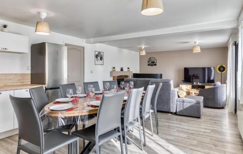 Saint-Samson-de-la-Roque House | Nice Home In Saint-Samson-De-La-Roq