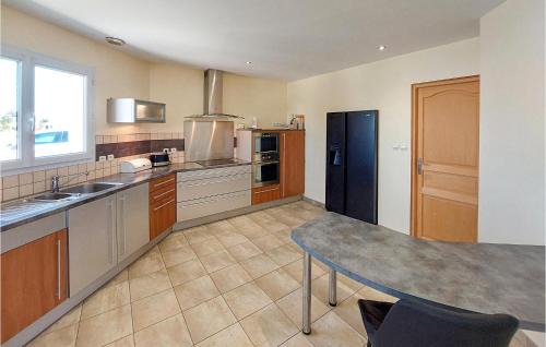 Sainte-Gemme-la-Plaine House | Nice Home In Sainte-Gemme-La-Plaine