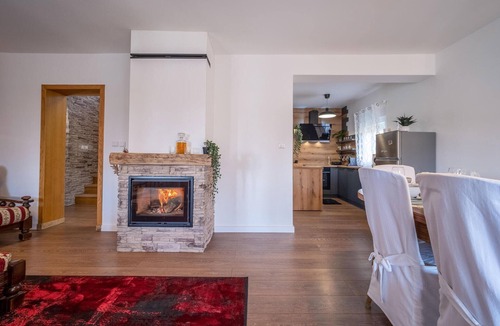 Hrvatska Kostajnica House | Nice home in Hrvatska Kostajnica