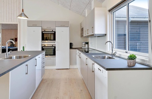 Aalbaek House | Nice home in ålbæk with kitchen