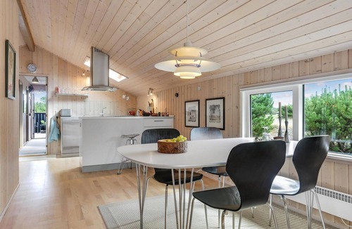 Skram House | Nice home in ålbæk with WiFi