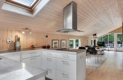 Skram House | Nice home in ålbæk with WiFi