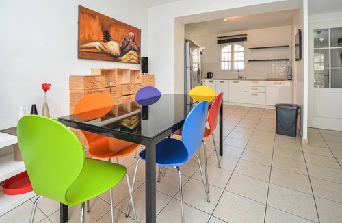 Aigues-Mortes House | Nice home in Aigues-Mortes with kitchen