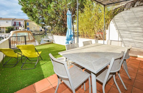 Aigues-Mortes House | Nice home in Aigues-Mortes with kitchen