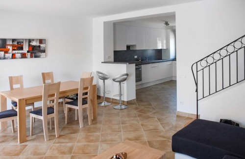 Aigues-Mortes House | Nice home in Aigues-Mortes with house sea view