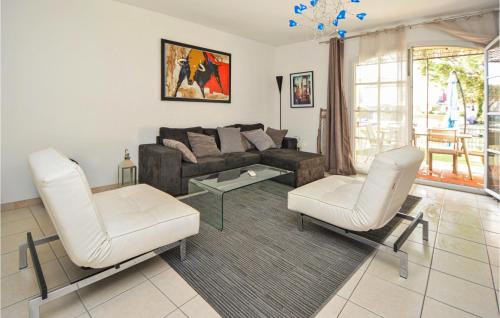 Aigues-Mortes House | Nice Home In Aigues-Mortes With Kitchen