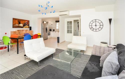 Aigues-Mortes House | Nice Home In Aigues-Mortes With Kitchen