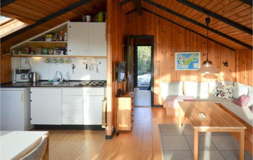 Anholt House | Nice Home In Anholt With Kitchen