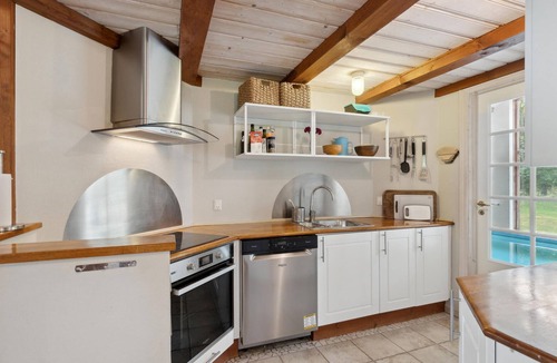 Asaa House | Nice home in Asaa with sauna