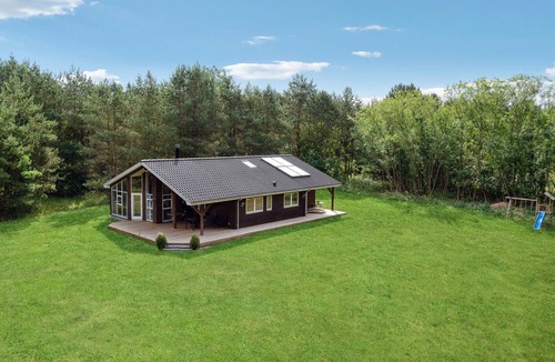 Asaa House | Nice home in Asaa with sauna