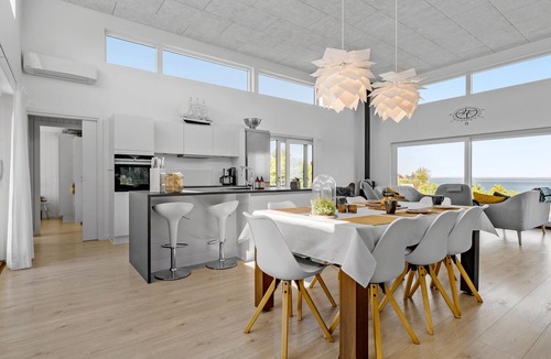 Hoeve Strand House | Nice home in Asnæs with sauna