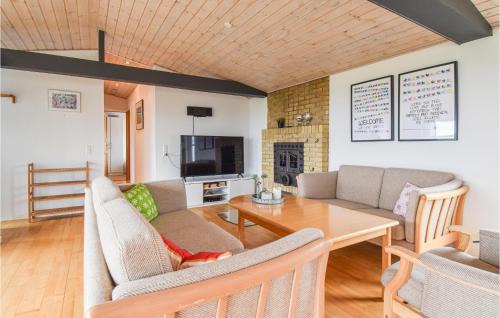 Næs House | Nice Home In Assens With House Sea View
