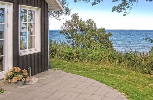 Asserballeskov House | Nice home in Augustenborg with WiFi