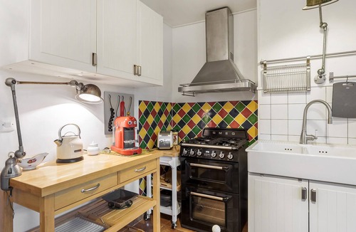 Bayel House | Nice home in Bayel with WiFi