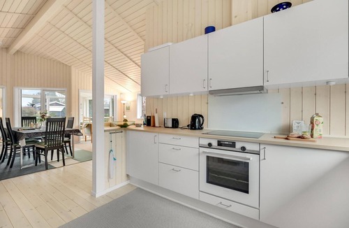 Beder Malling House | Nice home in Beder with kitchen
