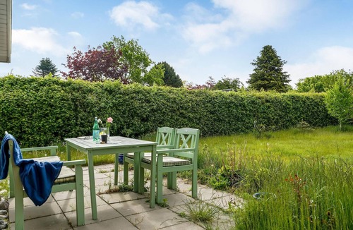 Beder Malling House | Nice home in Beder with kitchen