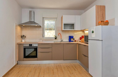 Zazablje House | Nice home in Bijeli Vir