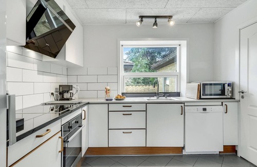 Billund House | Nice home in Billund with kitchen