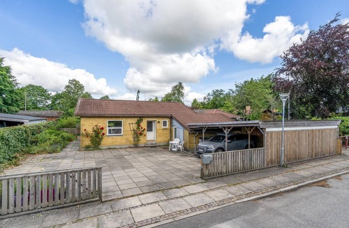Billund House | Nice home in Billund with kitchen