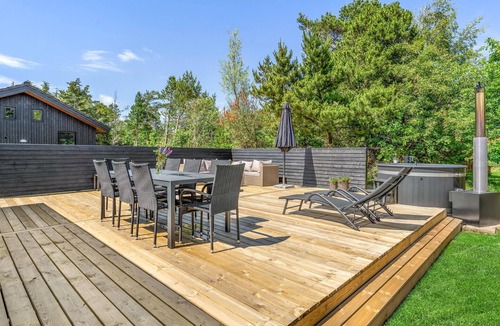 Blavand Strand House | Nice home in Blåvand with sauna