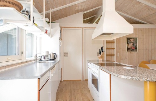 Blokhus House | Nice home in Blokhus with kitchen