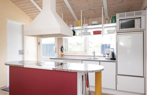 Blokhus House | Nice home in Blokhus with kitchen