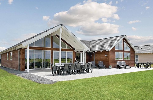 Skastrup House | Nice home in Bogense with kitchen