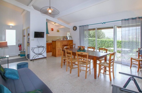 Bourdeaux House | Nice home in Bourdeaux with kitchen