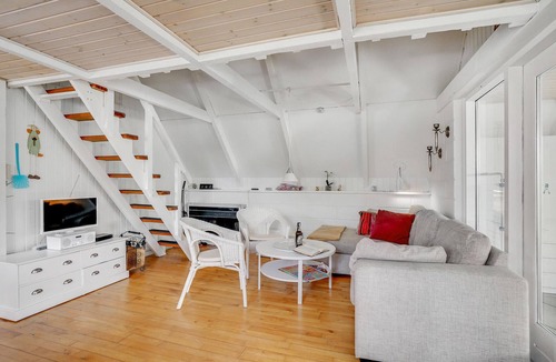 Middelfart House | Nice home in Brenderup Fyn with kitchen