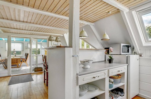 Middelfart House | Nice home in Brenderup Fyn with kitchen