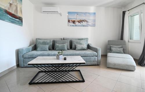 Ribarica House | Nice Home In Cesarica