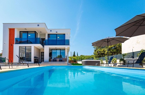 Drace House | Nice home in Drace with sauna