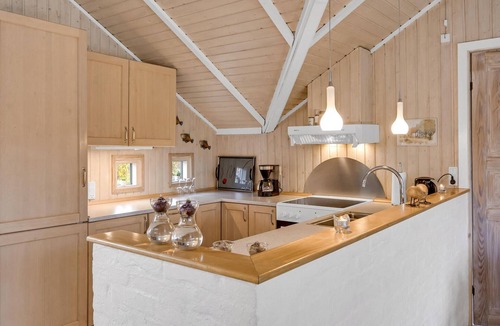 Dronningmolle House | Nice home in Dronningmølle with sauna