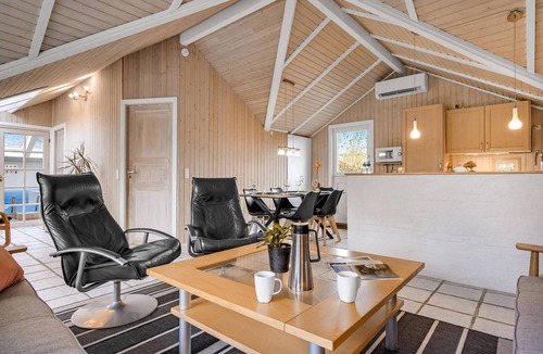Dronningmolle House | Nice home in Dronningmølle with sauna