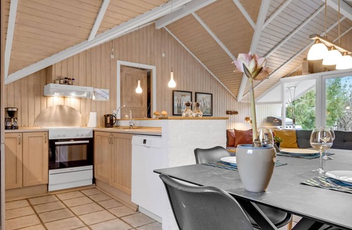 Dronningmolle House | Nice home in Dronningmølle with sauna