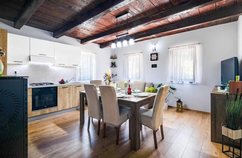 Duga Resa House | Nice home in Duga Resa with swimming pool