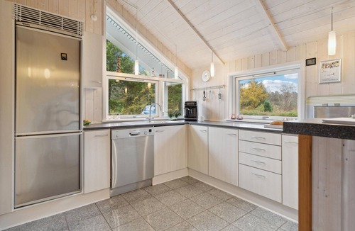 Egsmark Strand House | Nice home in Ebeltoft with WiFi