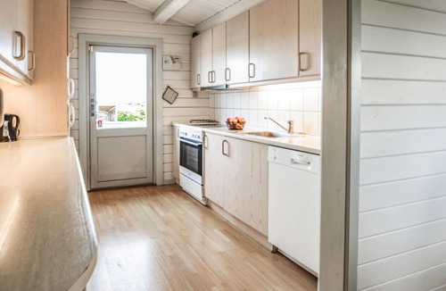 Ebeltoft House | Nice home in Ebeltoft with kitchen