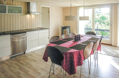 Vibæk Strand House | Nice home in Ebeltoft with WiFi