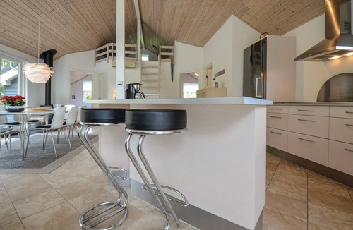 Lyngsbæk Strand House | Nice home in Ebeltoft with kitchen