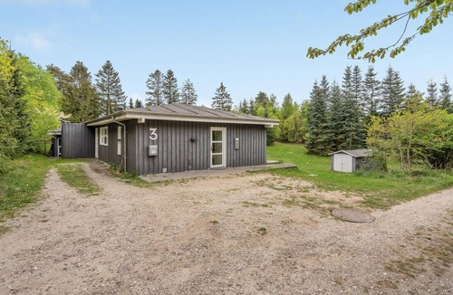Handrup House | Nice home in Ebeltoft with kitchen